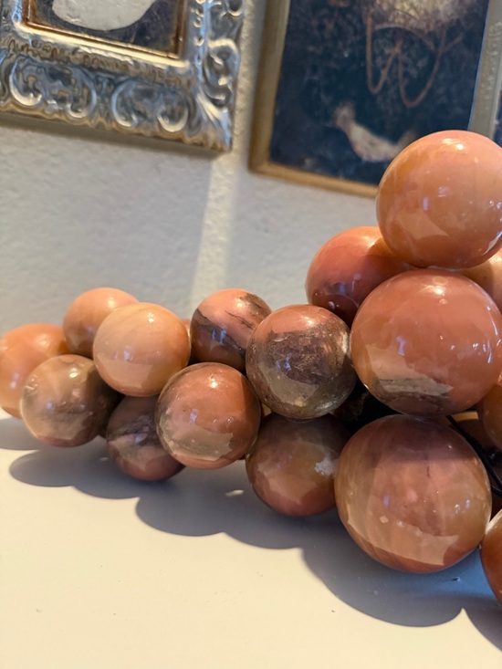 Vintage Pink Onyx Grapes Cluster Stone Fruit Sculpture MCM Alabaster Decor - Picture 9 of 15